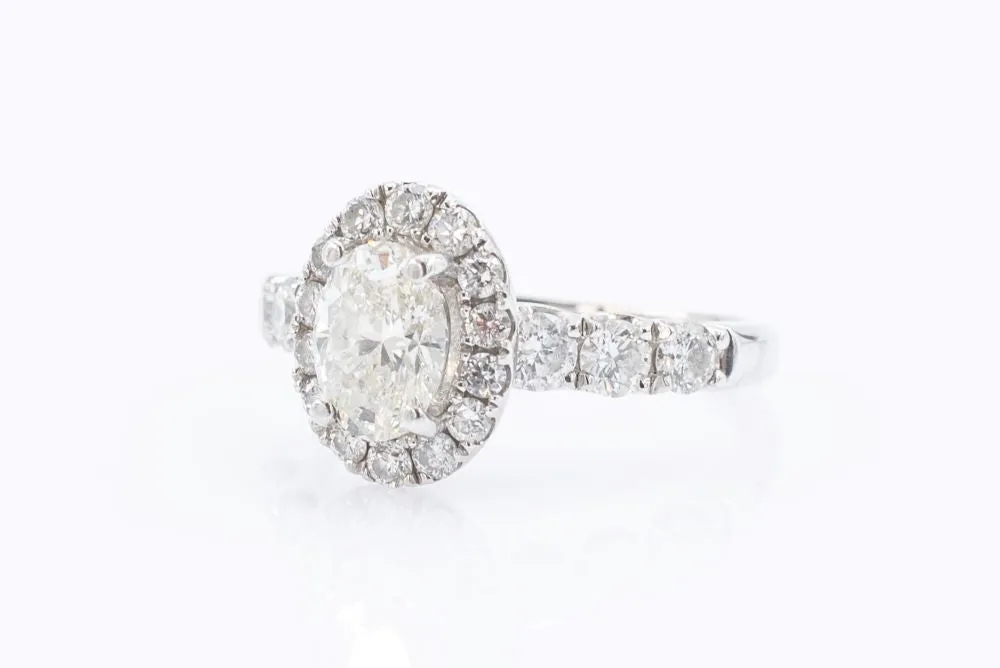 1.01 ct oval Engagement ring