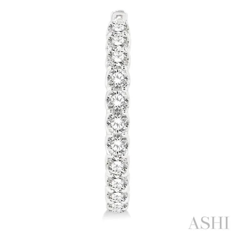 8 Ctw Round Cut Diamond In-Out Hoop Earring in 14K White Gold