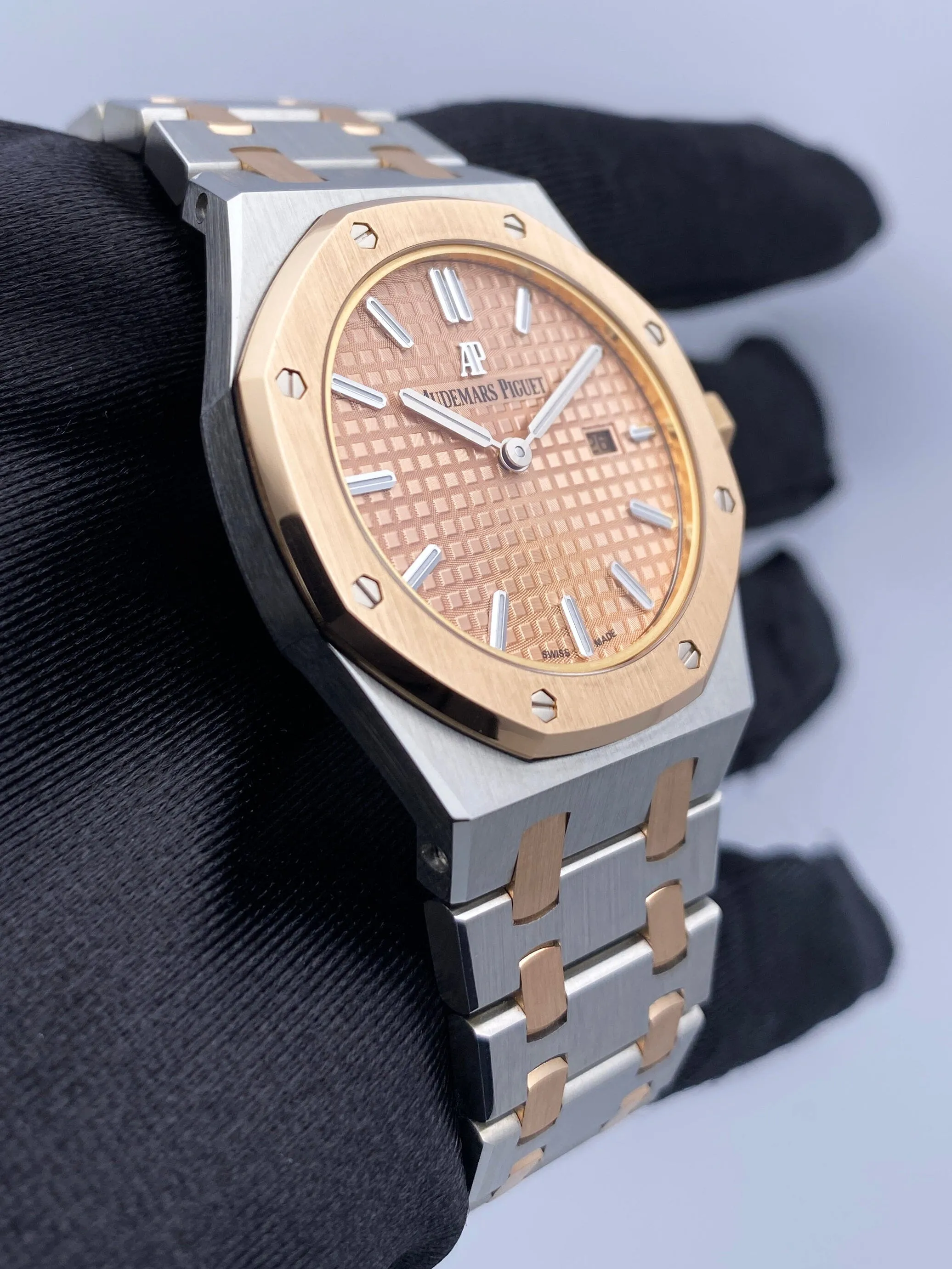 Audemars Piguet Royal Oak Quartz 67650SR Pink Dial Watch With Papers