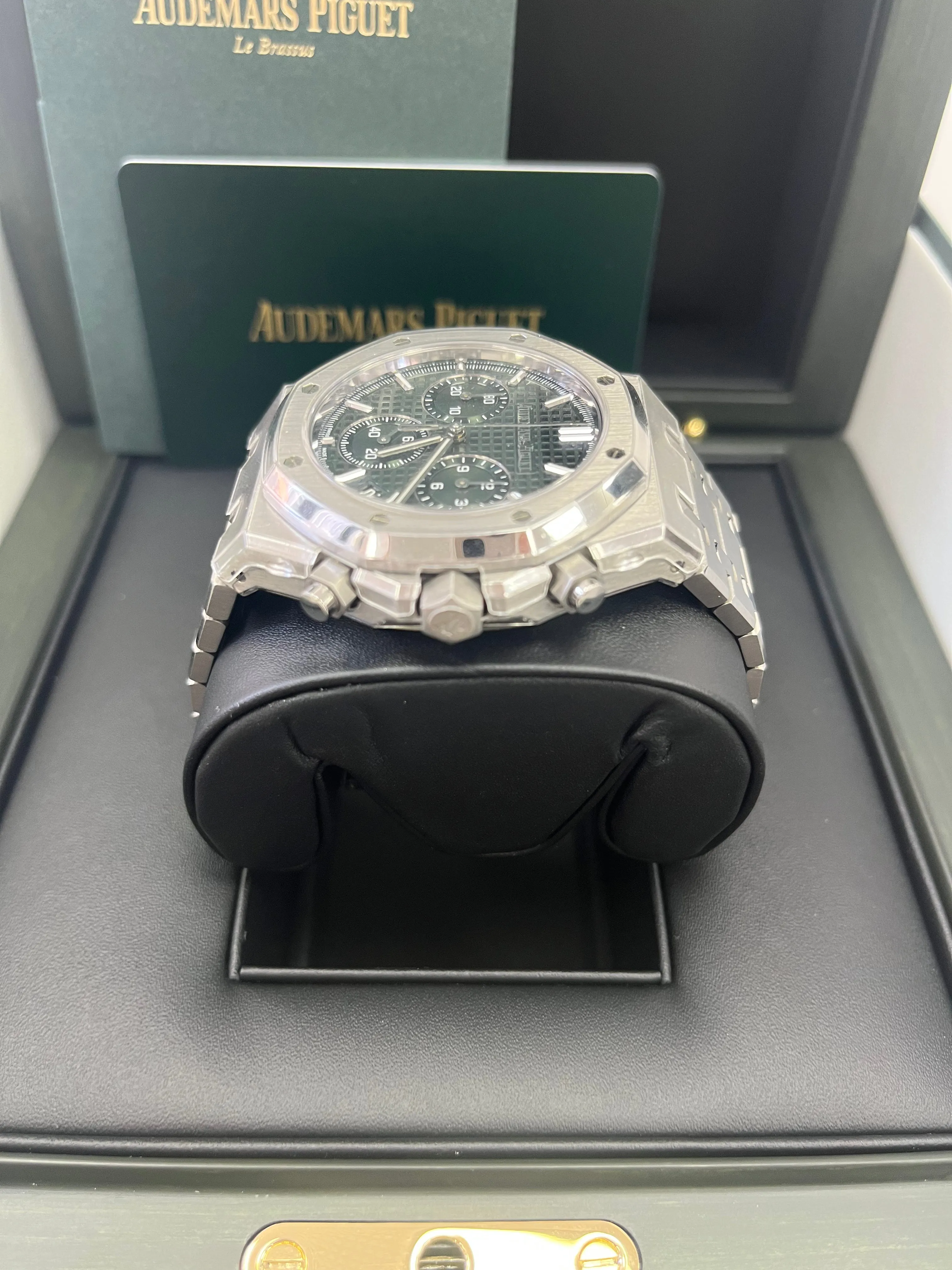 Audemars Piguet ROYAL OAK SELFWINDING CHRONOGRAPH “50TH ANNIVERSARY” STEEL BRACELET GREEN DIAL (Ref # 26240ST.OO.1320ST.04)