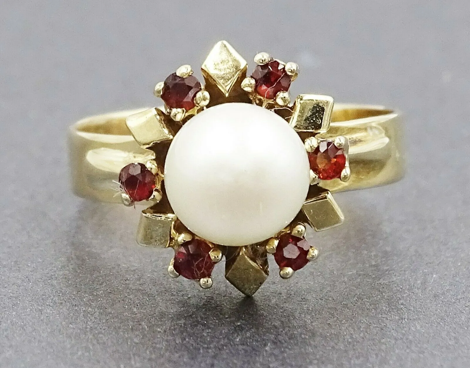 Cultured Pearl & Pyrope Garnet 9ct Yellow Gold Ring