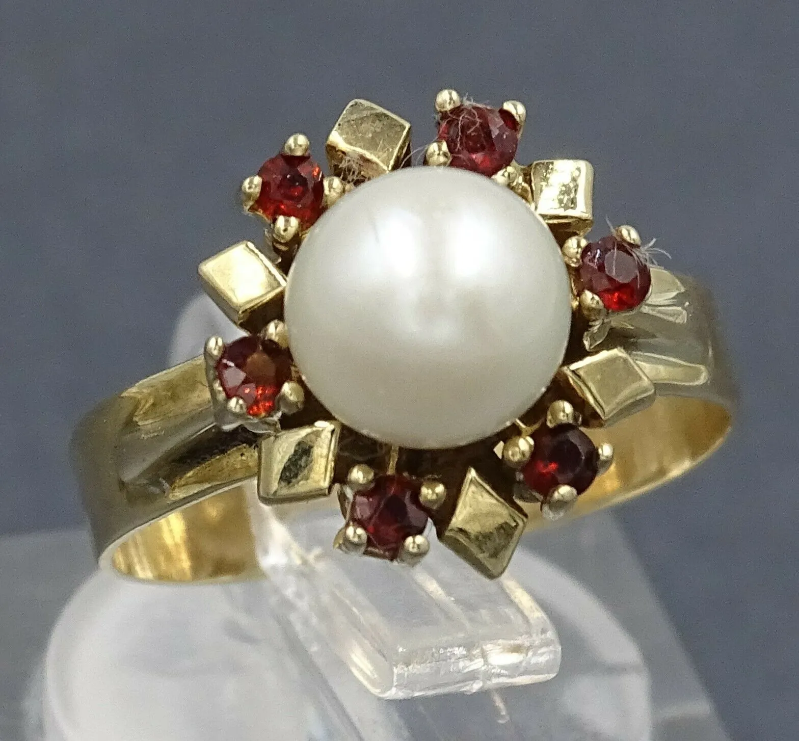 Cultured Pearl & Pyrope Garnet 9ct Yellow Gold Ring