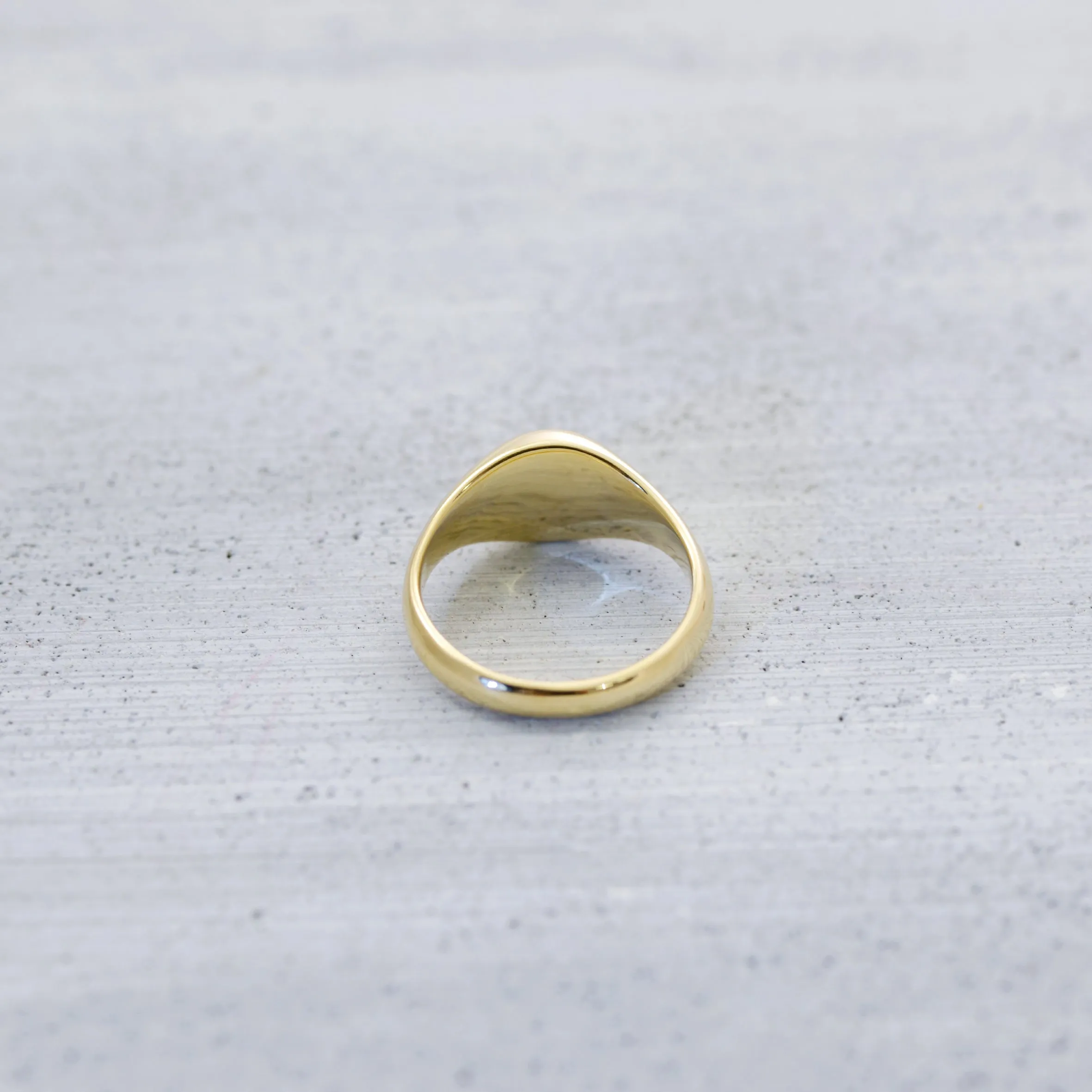 Dainty signet Ring - 14K/ 18K Gold