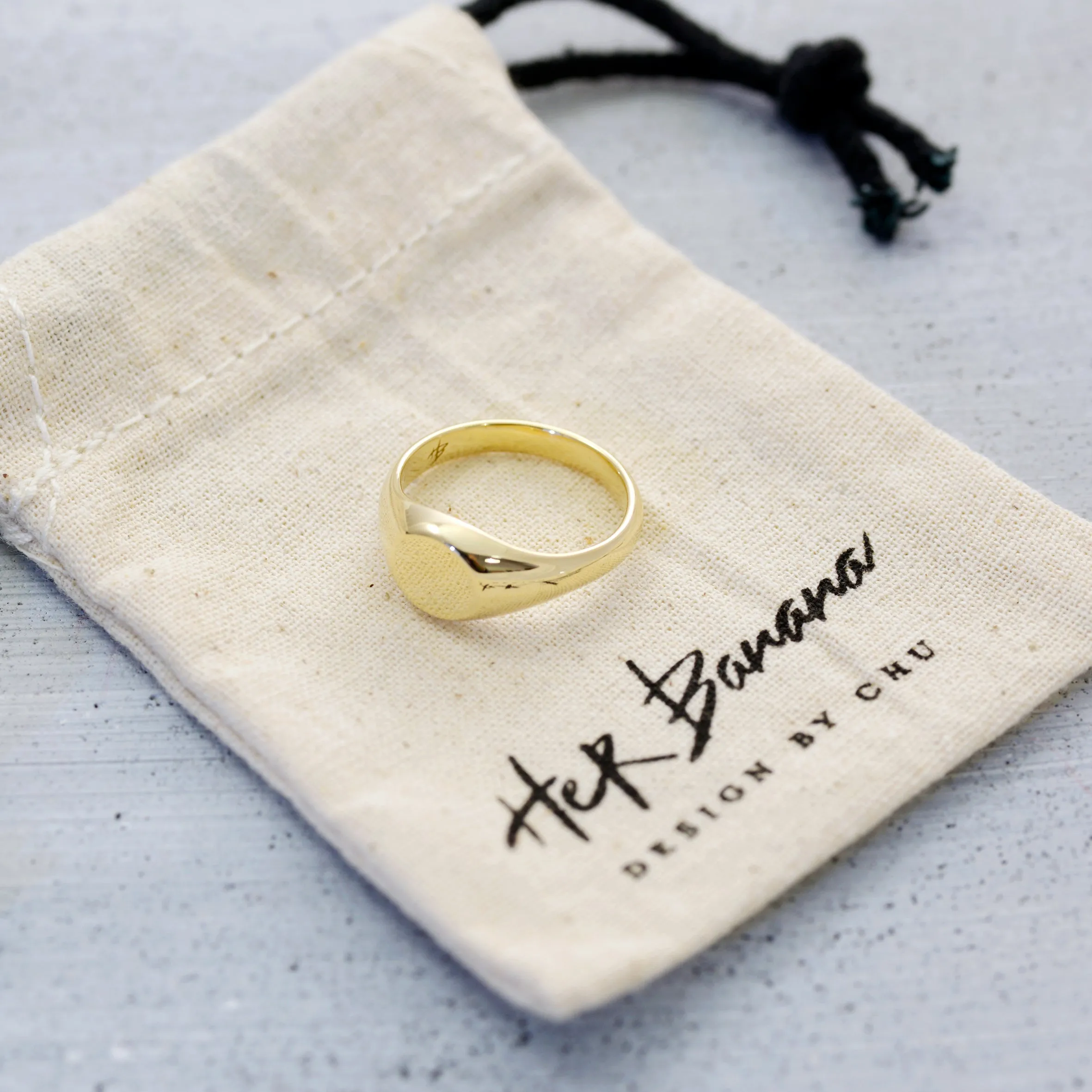 Dainty signet Ring - 14K/ 18K Gold