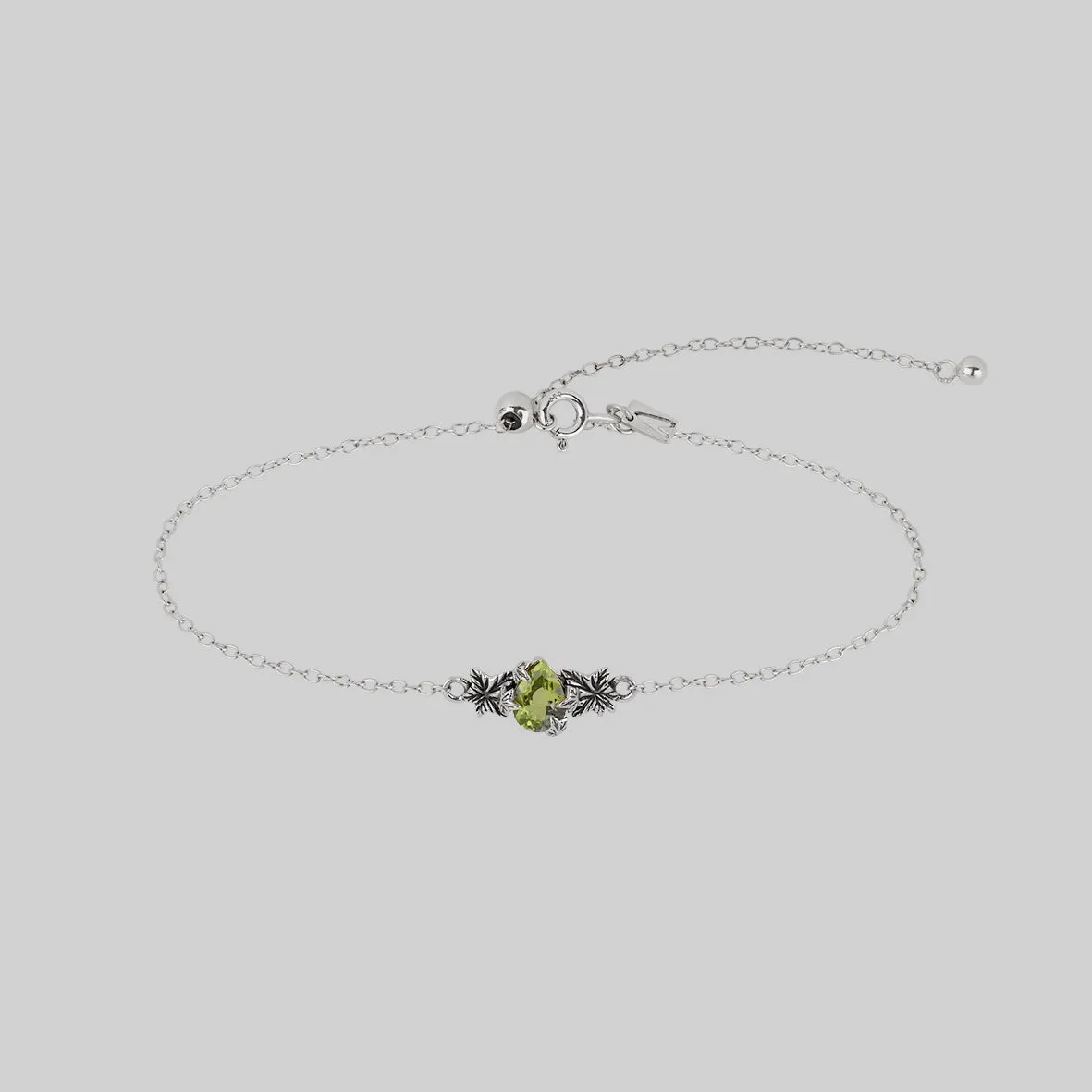 FERONIA. Secret Garden Peridot Bracelet - Silver