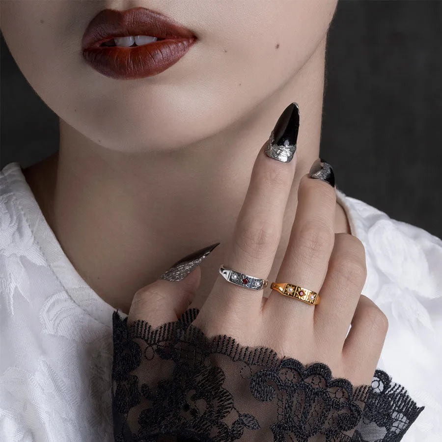 MARY. Garnet & Pearl Trilogy Ring - Silver