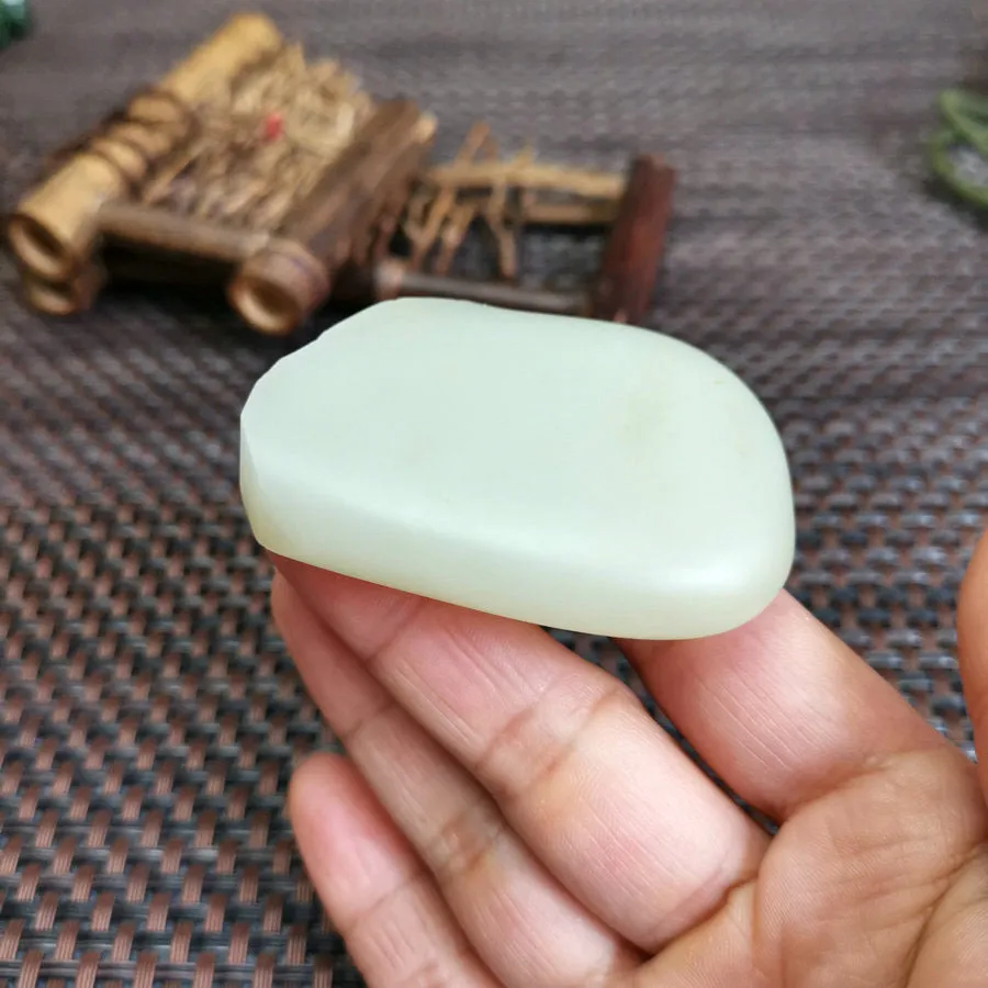 Natural Hetian Jade Rough Nephrite Raw (87g,5.9X4.5X1.5cm)