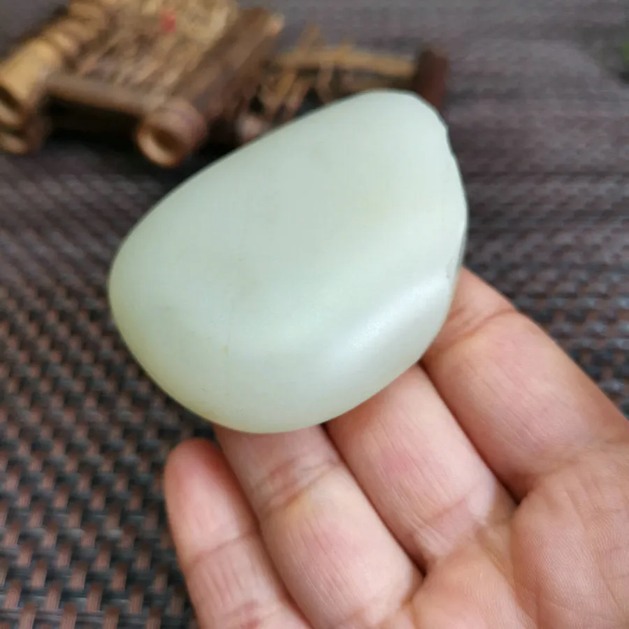 Natural Hetian Jade Rough Nephrite Raw (87g,5.9X4.5X1.5cm)