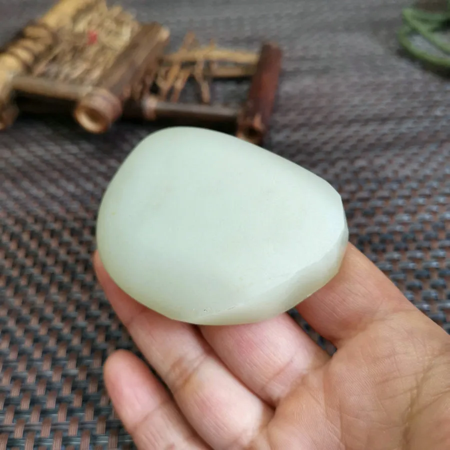 Natural Hetian Jade Rough Nephrite Raw (87g,5.9X4.5X1.5cm)