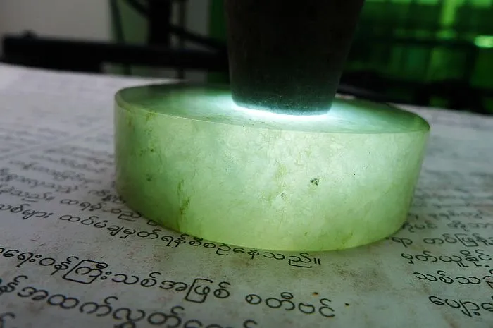 Natural Jade Rough Jadeite Raw (142g,5.7X1.7cm)