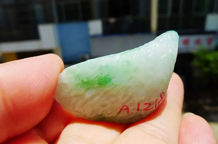 Natural Jade Rough Jadeite Raw (21g,4.6X2.5X1.4cm)