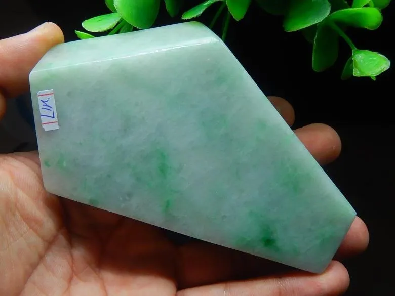 Natural Jade Rough Jadeite Raw (247g, 111X68X16mm)