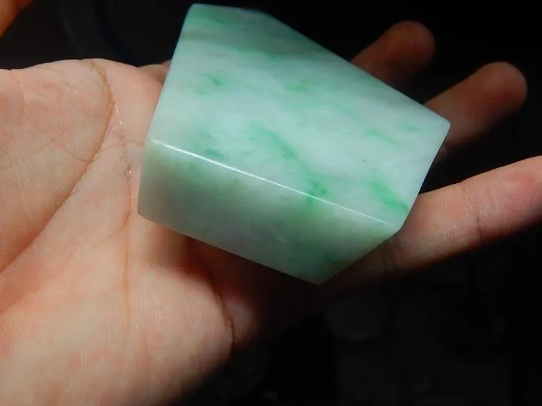 Natural Jade Rough Jadeite Raw (247g, 111X68X16mm)