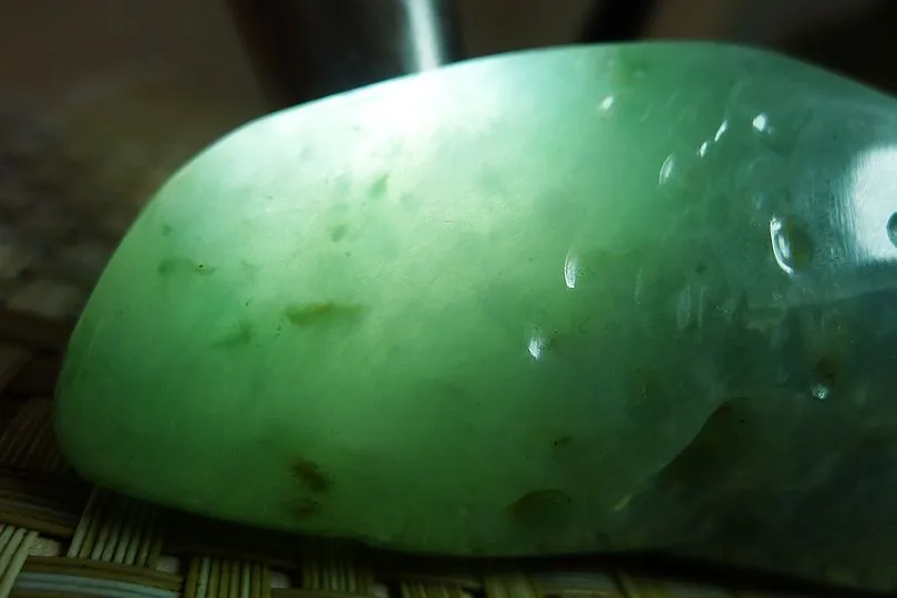 Natural Jade Rough Jadeite Raw (258g,10.7X4.5X2.6cm)