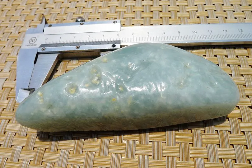 Natural Jade Rough Jadeite Raw (258g,10.7X4.5X2.6cm)