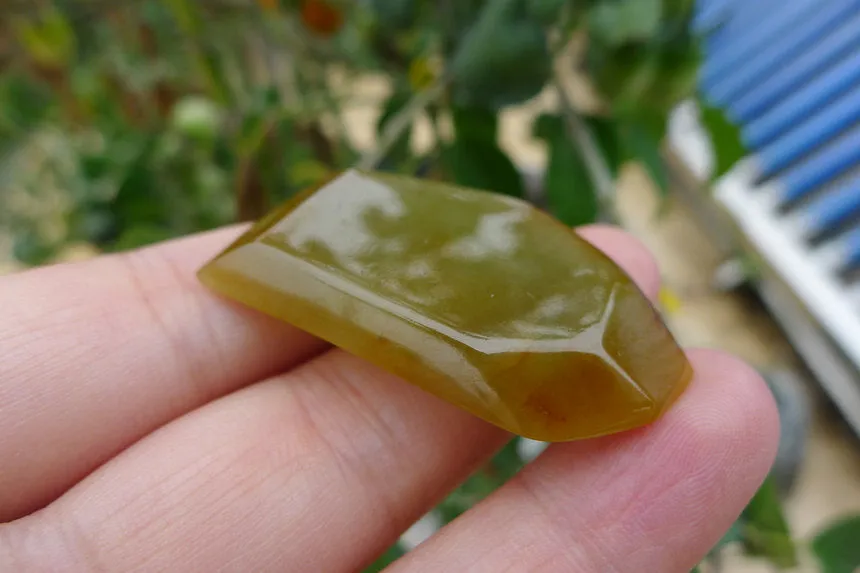 Natural Jade Rough Jadeite Raw S-82g