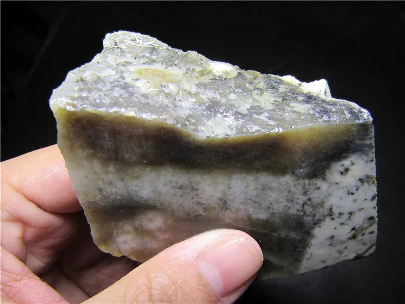 Natural Kunlun Jade Rough Nephrite Raw (152.46g, 73X48X30mm)