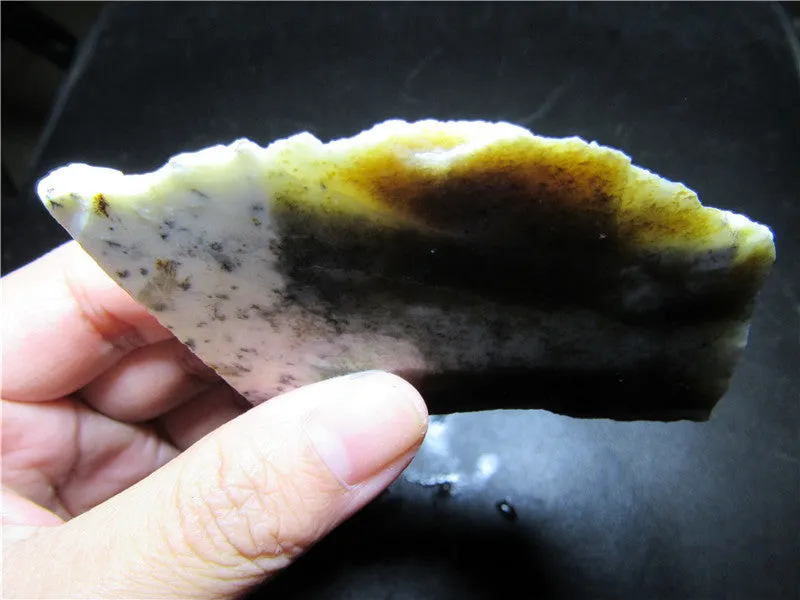 Natural Kunlun Jade Rough Nephrite Raw (152.46g, 73X48X30mm)