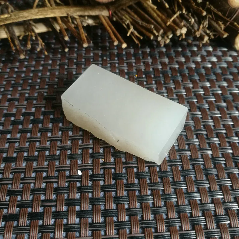 Natural Kunlun Jade Rough Nephrite Raw (35g,4.3X2.2X1.2cm)