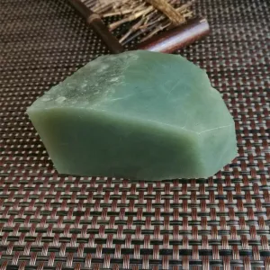 Natural Kunlun Jade Rough Nephrite Raw (411g, 8X4.5X3.5cm)