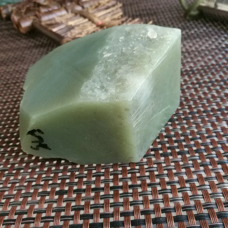 Natural Kunlun Jade Rough Nephrite Raw (411g, 8X4.5X3.5cm)