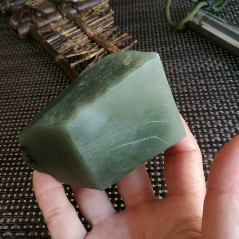 Natural Kunlun Jade Rough Nephrite Raw (411g, 8X4.5X3.5cm)