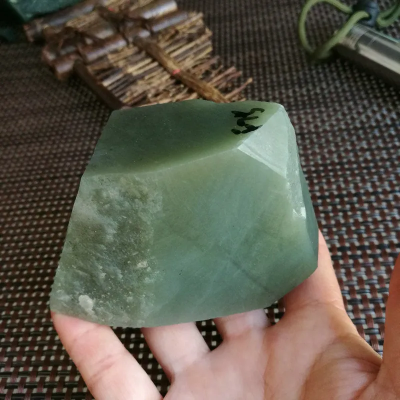 Natural Kunlun Jade Rough Nephrite Raw (411g, 8X4.5X3.5cm)