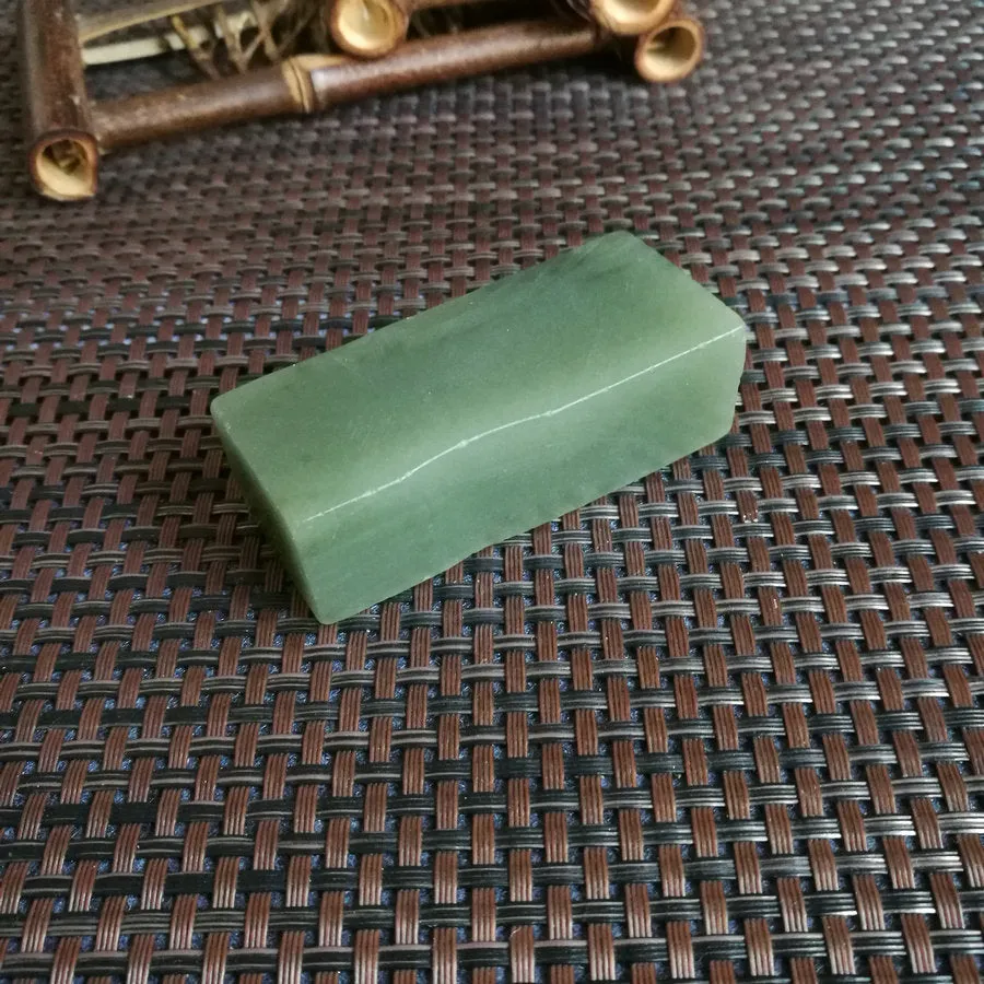 Natural Kunlun Jade Rough Nephrite Raw (6.7x2.6x2.3cm)