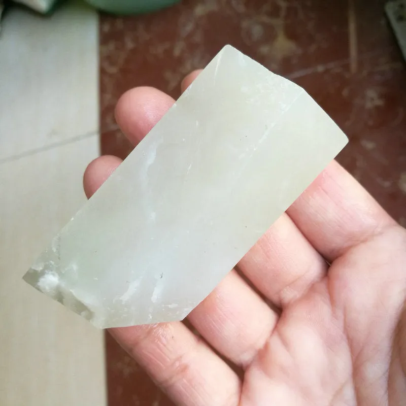 Natural Kunlun Jade Rough Nephrite Raw (99g, 6.8X3.4X2.4cm)