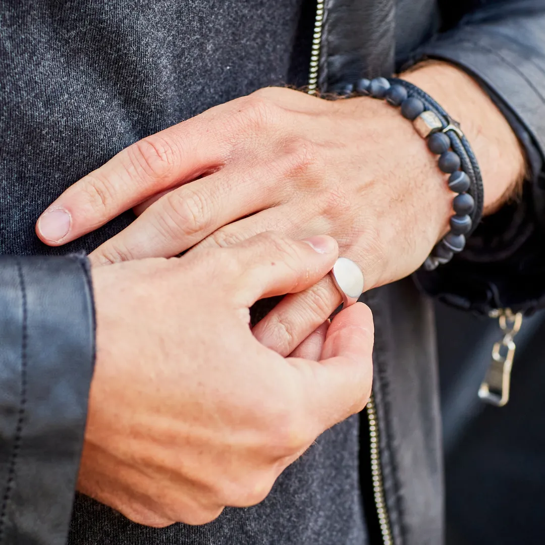 Oval Signet Ring Brushed