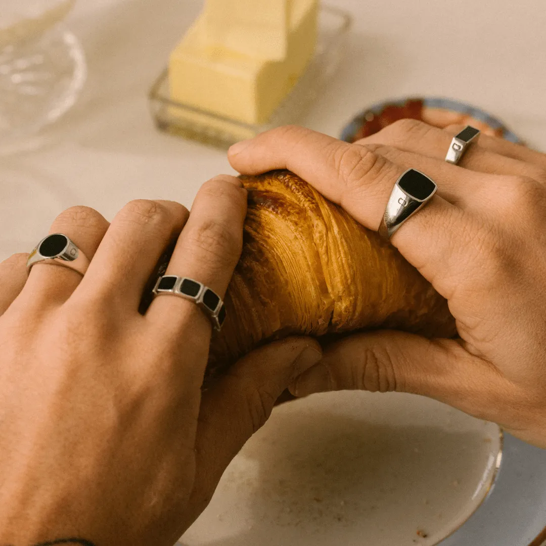 Oval Stone Signet Ring (Silver)