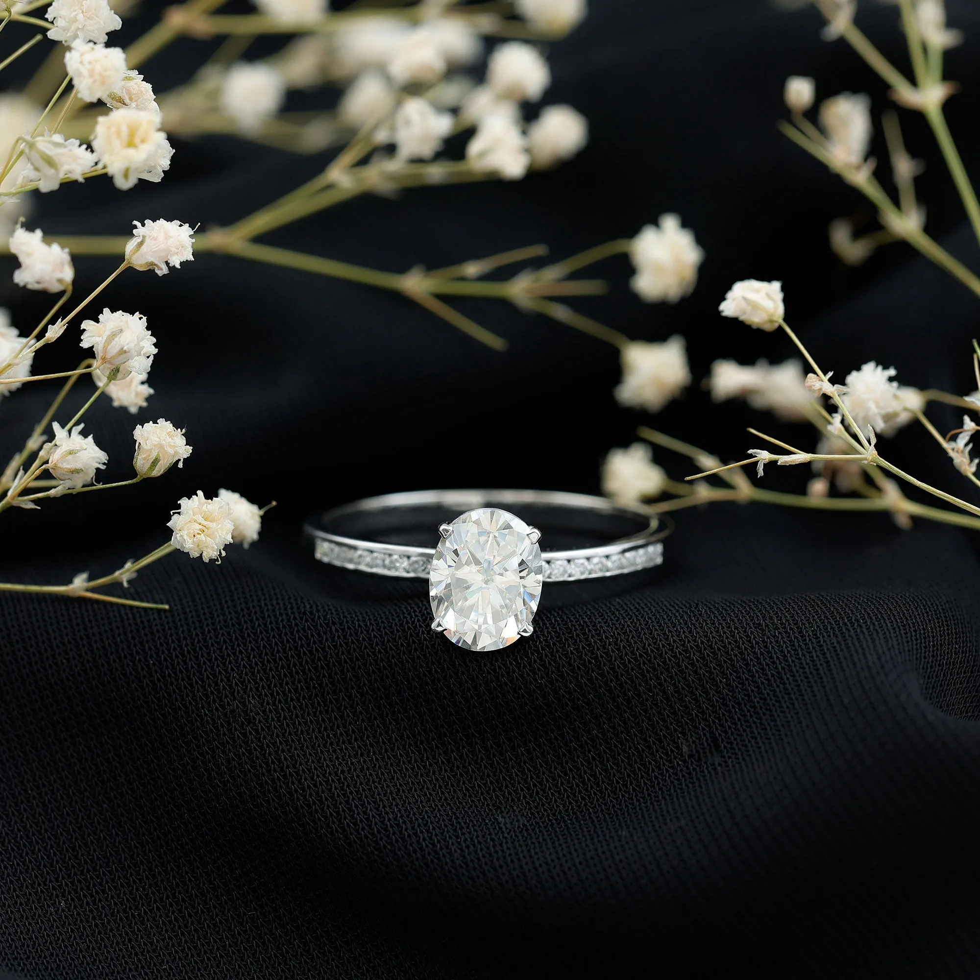 Solitaire Moissanite Oval Engagement Ring with Side Stones